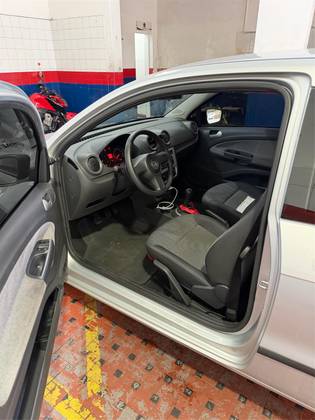 VOLKSWAGEN GOL 1.0 MI 8V FLEX 2P MANUAL G.VI VOLKSWAGEN GOL 1.0 MI 8V FLEX 2P MANUAL G.VI